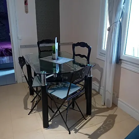 Petite Maison Independante *